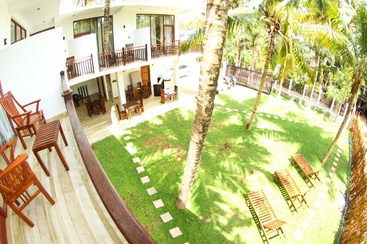 Bay Hiriketiya Hotel Dickwella Exterior photo